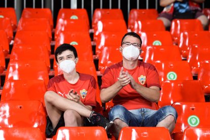 Noche especial para los abonados del Almería.