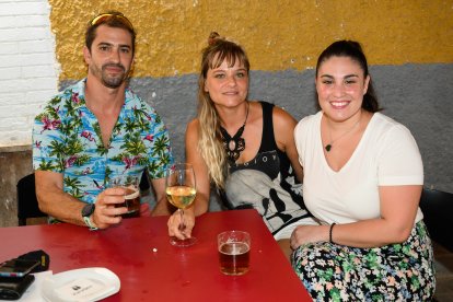 Laura, Luciano y Antonela, en Entrefinos.