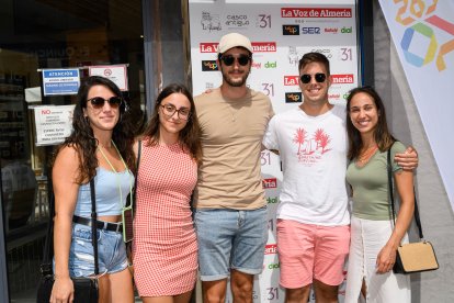 Andrea, Virginia, Yaiza, Fran y Joan, llegados desde Alicante, en Real 31.