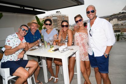 Manu Ferrer, Pedro Giner, Ana García, María José Solvas, Daniela y Tatán, en Ático HO.