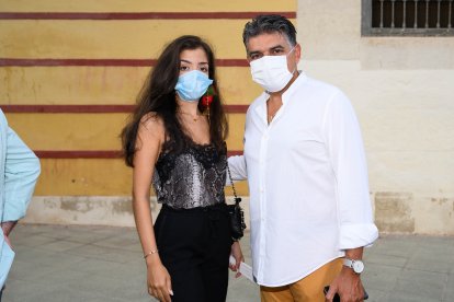 El concejal y líder de Ciudadanos en Almería, Miguel Cazorla junto a su hija María del MAr