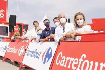 Esperando a La Vuelta en Velefique.