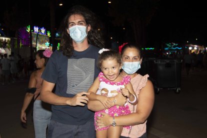 En la foto: Claudia, Jimena y Gustavo