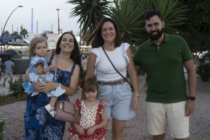 En la foto: Mari Ángeles, Laura, Damián, Marina (1) y Leire (5)