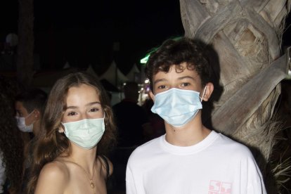 Mario y Laura subieron a la feria con sus amigos