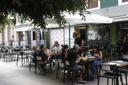 La terraza de Capitol, en la Plaza de los Burros.
