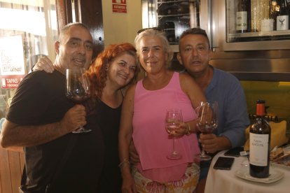 Eva, Carlos, Merche y el Pi, en Entrefinos.