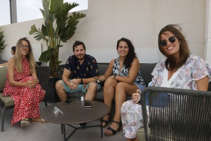 Carmen, Paco, Luisa y Malu, en Ático HO.