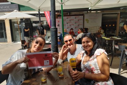 Gema, Amanda y Lady consiguieron la cena en el Entrefinos