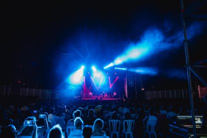 Los almerienses vibran con la música Omar Montes.