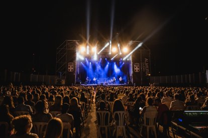 Los almerienses vibran con la música Omar Montes.