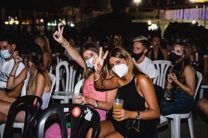 Disfrutando del concierto de Omar Montes en Almería.