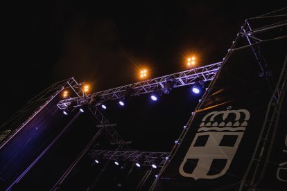 Los almerienses vibran con la música Omar Montes.