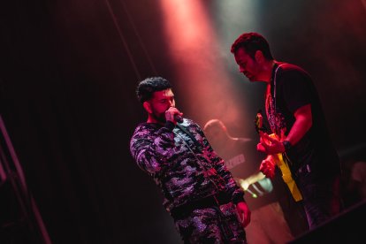 Los almerienses vibran con la música Omar Montes.