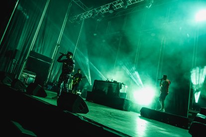 Los almerienses vibran con la música Omar Montes.