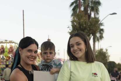 Marina, Maite, Antonio (4) y Adrián (2)