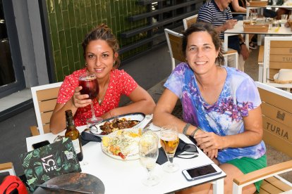 María Lafuente y Virginia, juntas en Real 31.