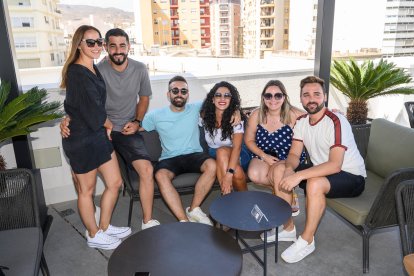 Adrián, Victoria, Elena, José Carlos, Mateos y Esther, en Ático HO.