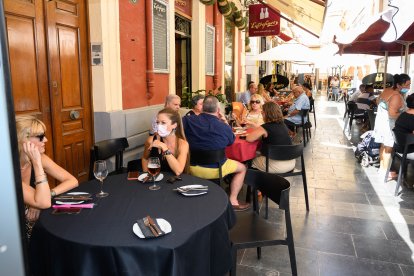 La terraza de Entrefinos, un clásico de estos días.