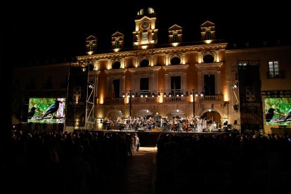 Bonita estampa del concierto en la Plaza Vieja.