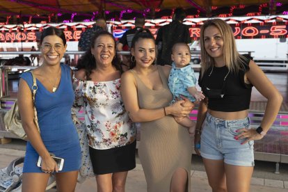 Rocío, Inés, Lara, Toñi y Pablo (5 meses)