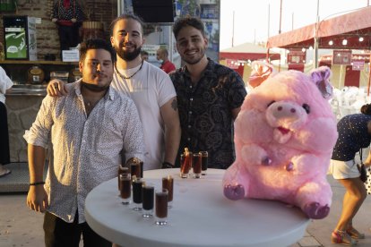 Ballesteros, ‘el mejor relaciones públicas de Almería’, con sus amigos: Egea y Chema