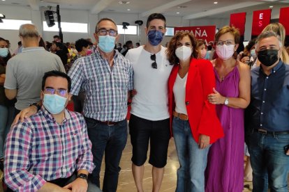 La ministra de Hacienda, con socialistas almerienses.