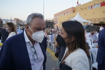 Francisco Martínez Cosentino habla con Marta Bosquet.