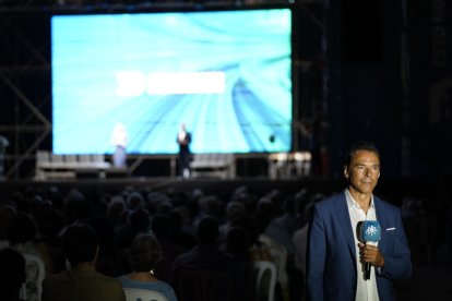 Antonio Hermosa cubriendo la jornada para Canal Sur.
