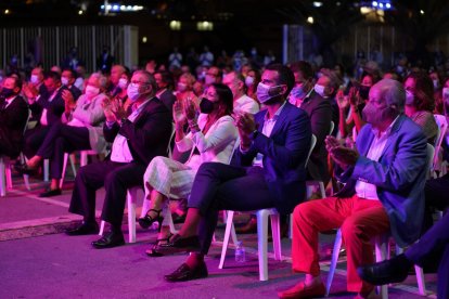 Aplausos para la música de la Orquesta Ciudad de Almería (OCAL).