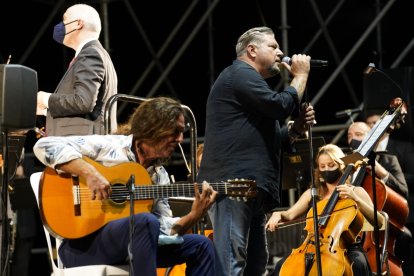 Diego Cruz interpretó el bolero Adoro junto a la guitarra de Tomatito.