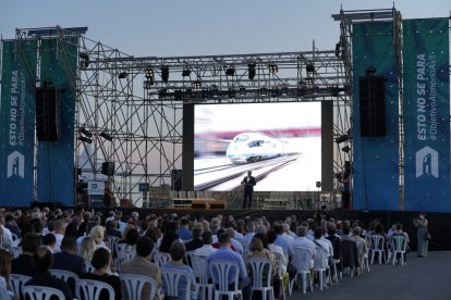 Aspecto del Muelle de Levante durante la celebración del acto.