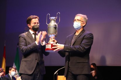 La Copa Alcalde fue para el pediatra Juan Manuel González.