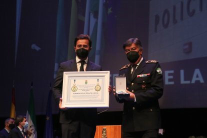 La Medalla de Honor también fue para la Policía Local.