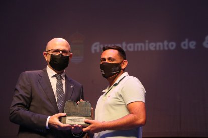 El Ejido agradeció la contribución del sector de Tractoristas Profesionales.