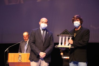 Promoción Deportiva fue para Pepe Zamora, y lo recogió su hijo Pablo Zamora.