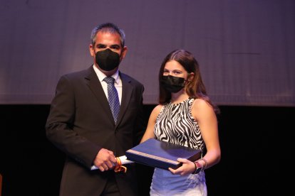 Anastasiya Dmytriv fue galardonada con un Accésit tras proclamarse campeona infantil de España en Natación Adaptada.