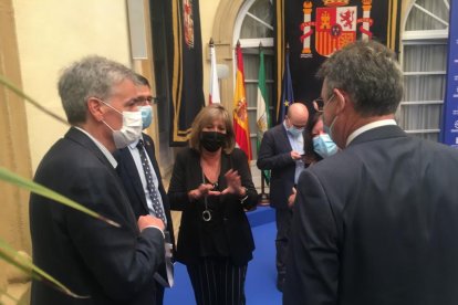 Minutos previos al comienzo de la reunión.