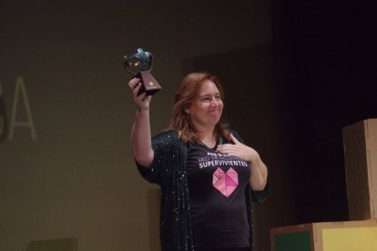 Ana Bella Estévez Jiménez de los Galanes recoge su premio.