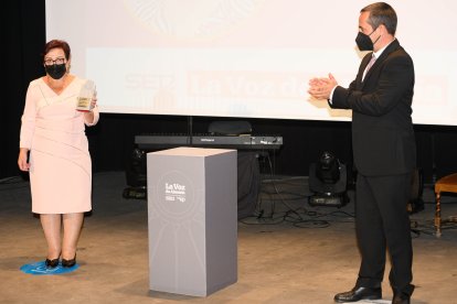 El Premio Gente es para Amalia Martínez, que hizo de la centralita del Ayuntamiento de Gérgal su segundo hogar desde su llegada en 1982.