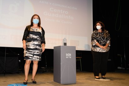 El Centro Guadalinfo de Olula de Castro, representado por su directora, Francisca Galindo, ha merecido el Premio Arte y Comunicación.
