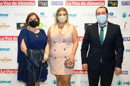 Unicaja: Juana María Abad, directora en Fiñana; Paqui Navarro, agente financiero en Gérgal, y Alejandro Ortiz, agente financiero en Abla.