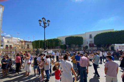 Dalías realiza su tradicional disparo de cohetes.