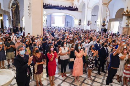 Numerosas personas acuden a la misa mayor en honor al Cristo de la Luz.