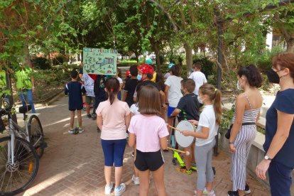 El proyecto Nueva Andalucía Barrio Amable ha unido a Greenpeace y centros educativos de esta zona de la capital.