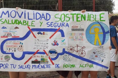 Cartel diseñado por los estudiantes para la marcha de este miércoles.