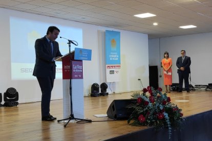 Fernando Giménez, diputado de Presidencia y portavoz de la Diputación de Almería, interviene en la recta final de la gala.