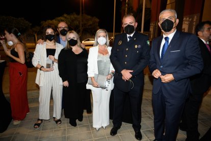 Martina Jaramillo, Ricardo Jaramillo, Yolanda Lozano, Pepita Lozano, Claudio Gómez y José Garrido.