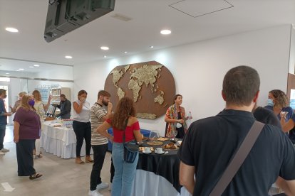 Se ha ofrecido un desayuno a los asistentes.