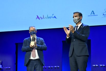 Ramón Fernández-Pacheco, alcalde de Almería, entregó uno de los galardones.